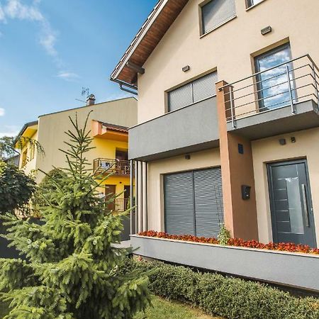 דירות וואראז'דין Apartman*** מראה חיצוני תמונה